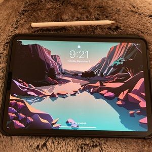 iPad Pro 11-inch (2018) 64gb w Apple Pencil